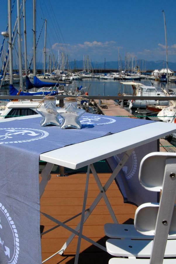 House Boat Luxury Cagliari Hotel Esterno foto